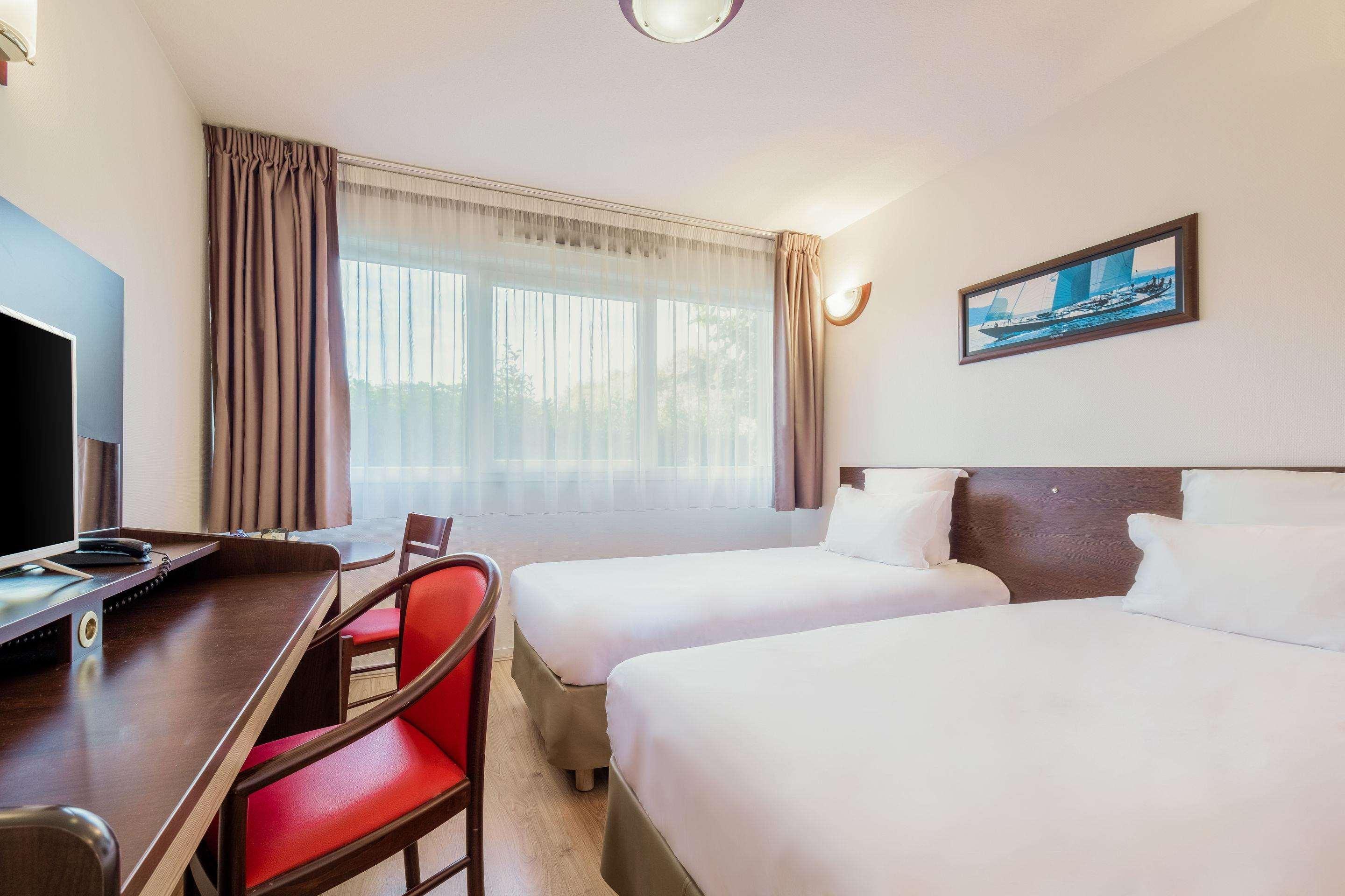 Comfort Suites Pau Idron Екстериор снимка