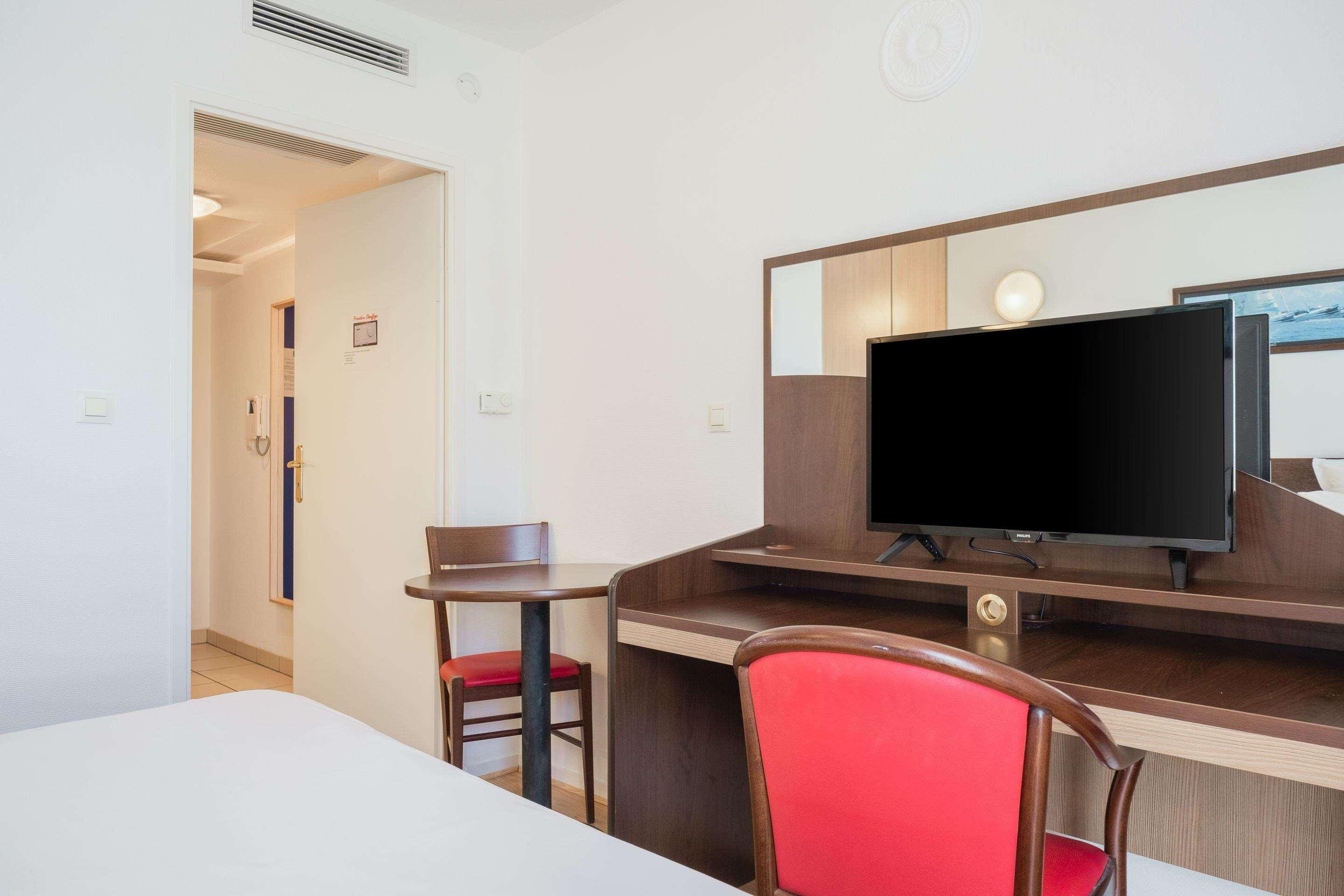 Comfort Suites Pau Idron Екстериор снимка