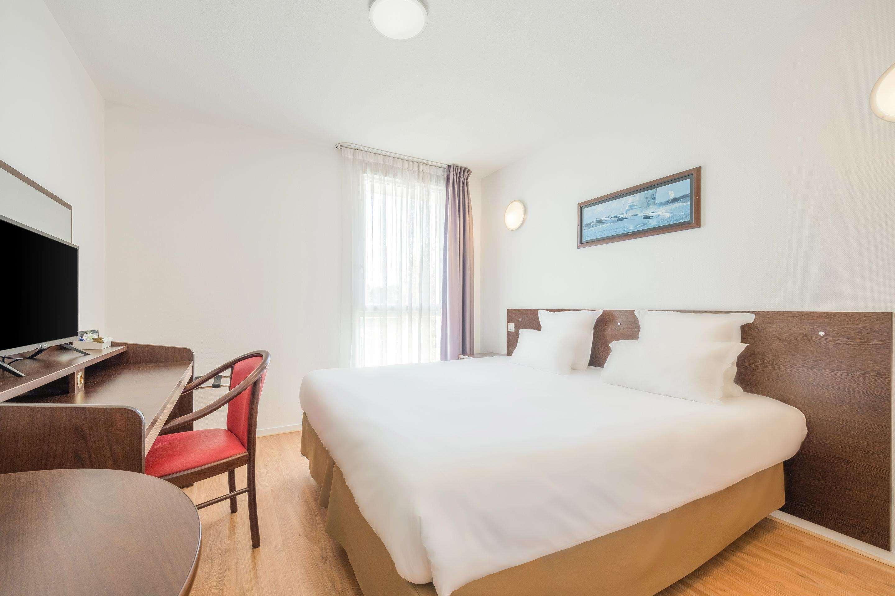 Comfort Suites Pau Idron Екстериор снимка