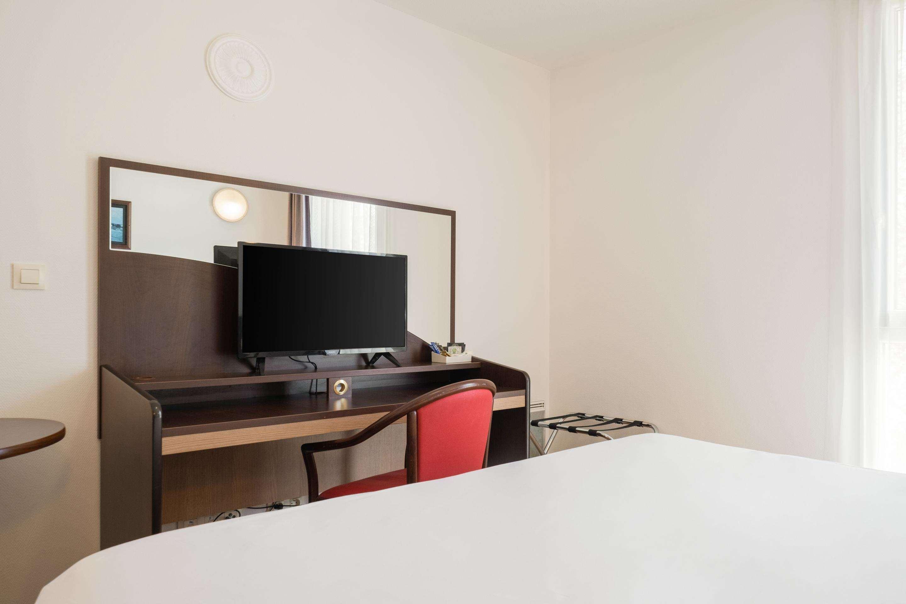 Comfort Suites Pau Idron Екстериор снимка