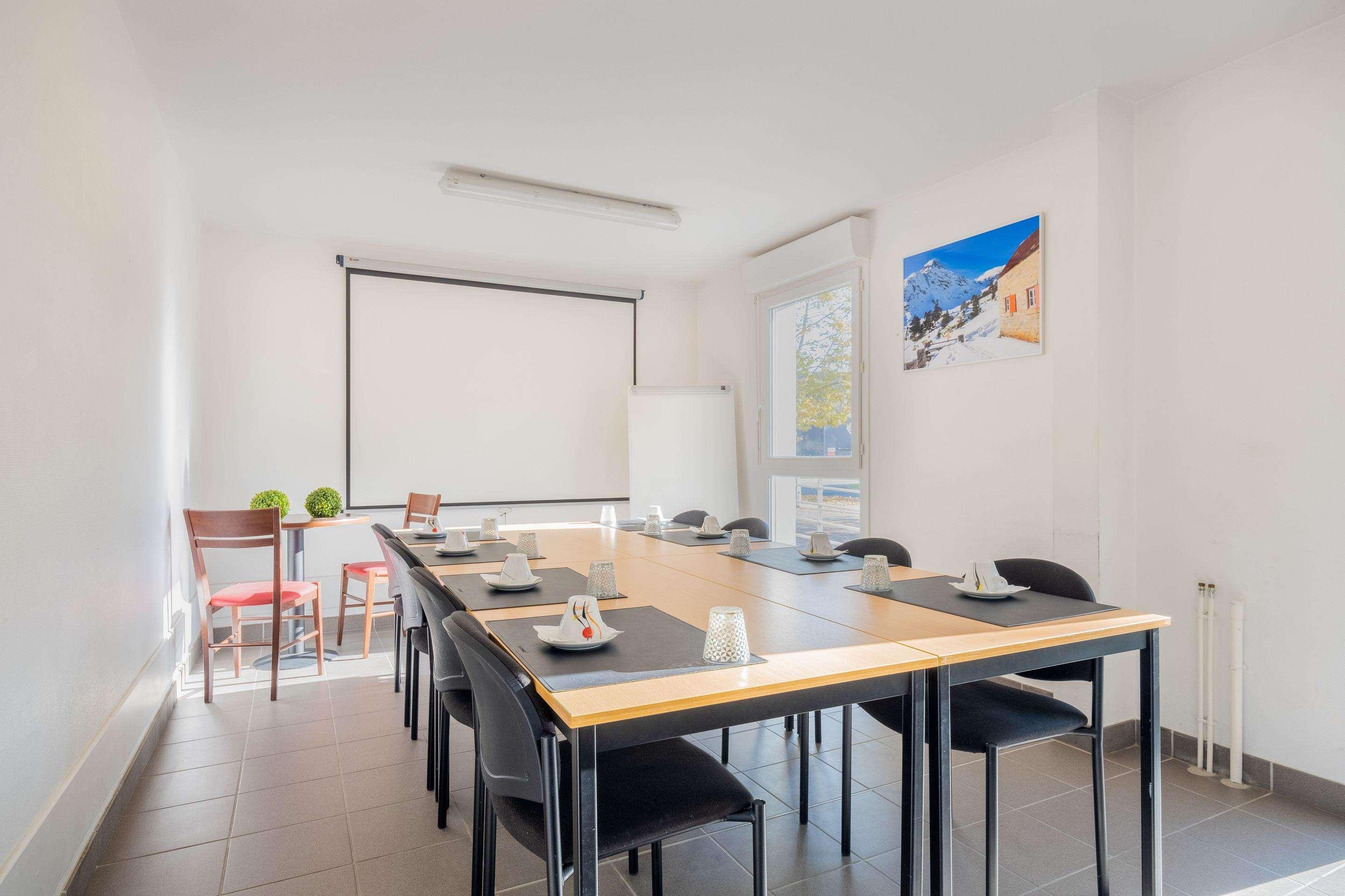 Comfort Suites Pau Idron Екстериор снимка