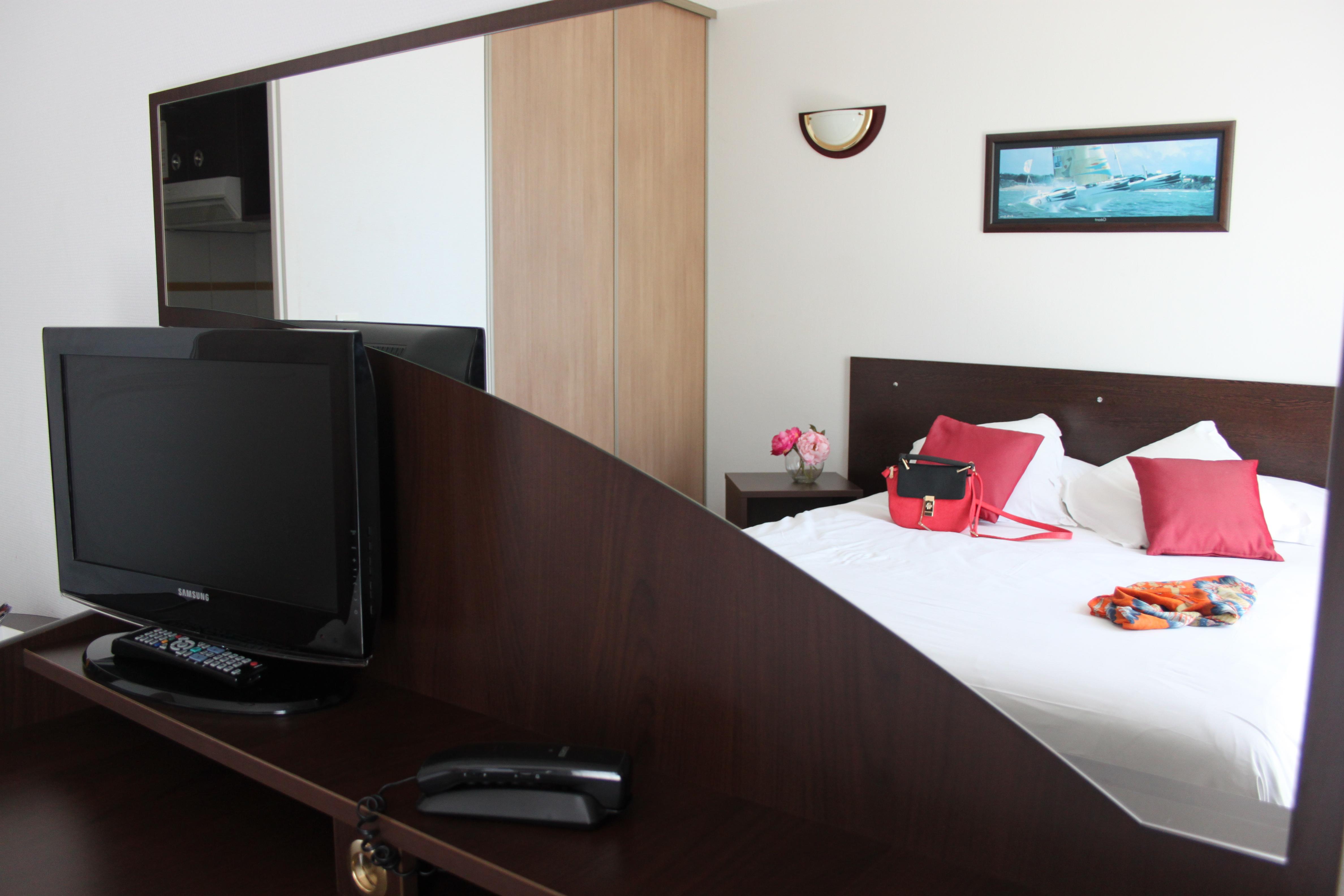 Comfort Suites Pau Idron Екстериор снимка